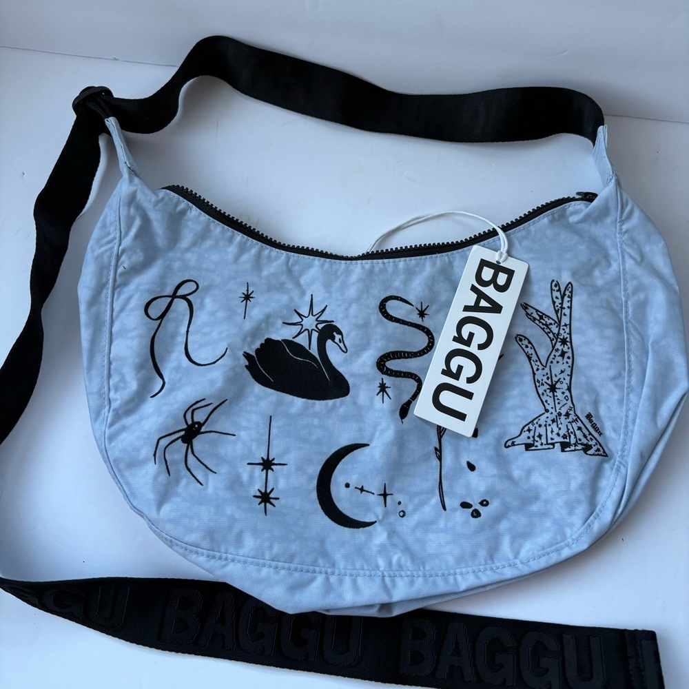 NWT BAGGU Embroidered Ballet Icons Medium Nylon Crescent Bag - Picture 4 of 13